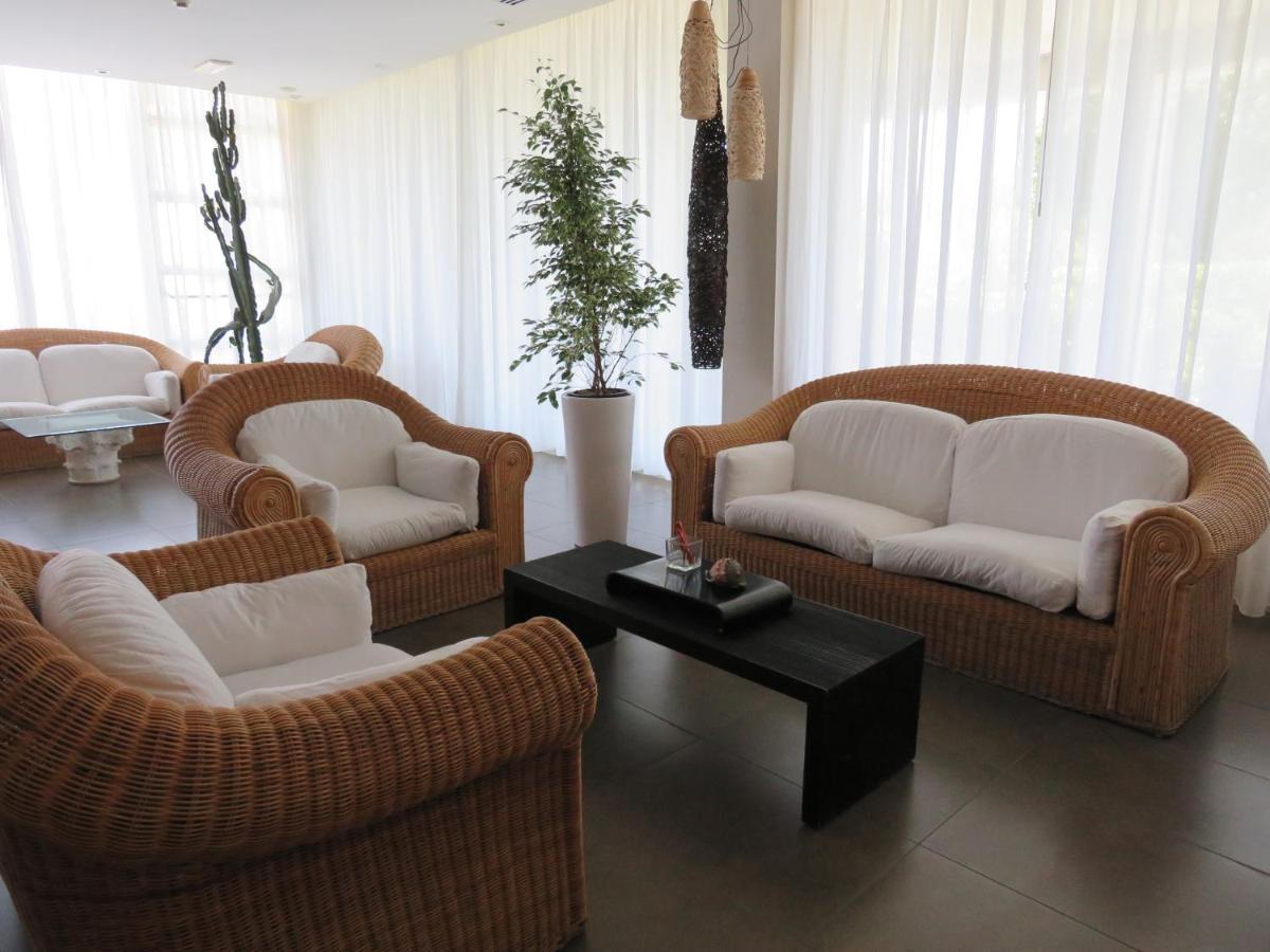 מרינה די פיאטרסנטה Hotel Joseph מראה חיצוני תמונה