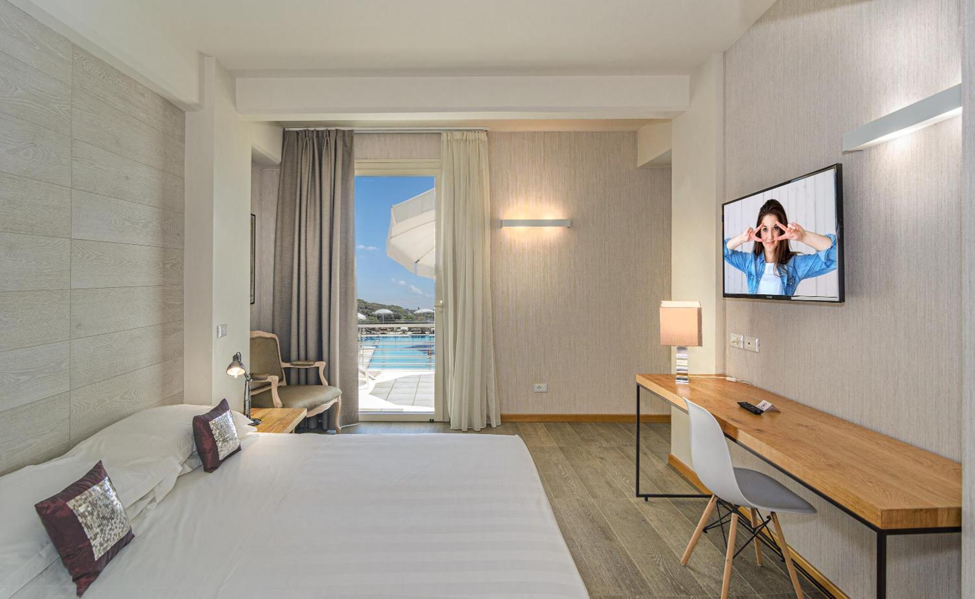 מרינה די פיאטרסנטה Hotel Joseph מראה חיצוני תמונה