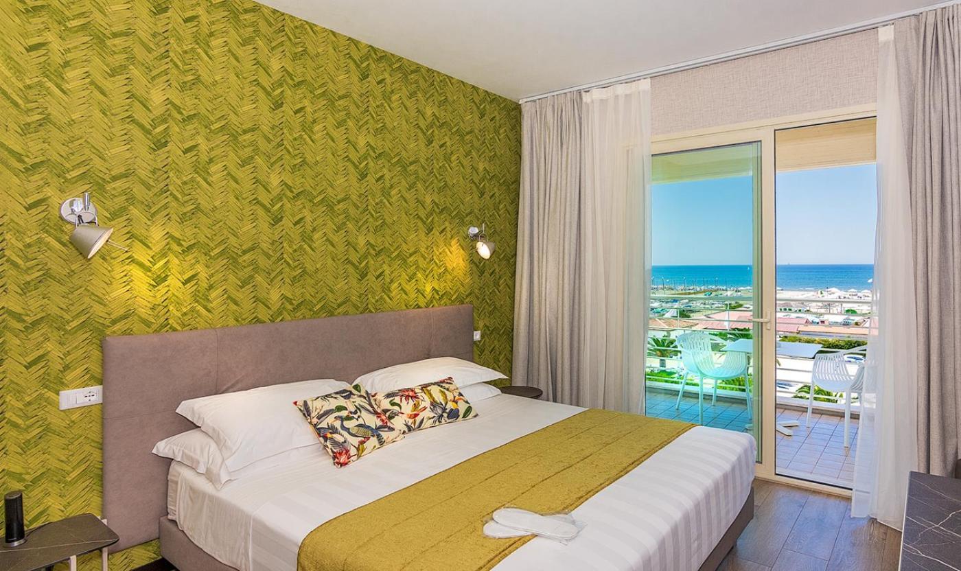 מרינה די פיאטרסנטה Hotel Joseph מראה חיצוני תמונה