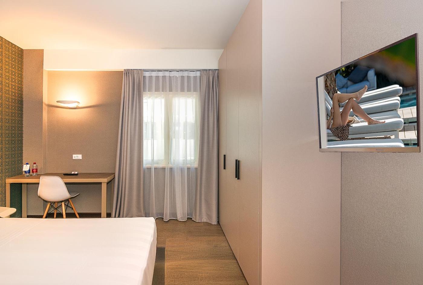 מרינה די פיאטרסנטה Hotel Joseph מראה חיצוני תמונה