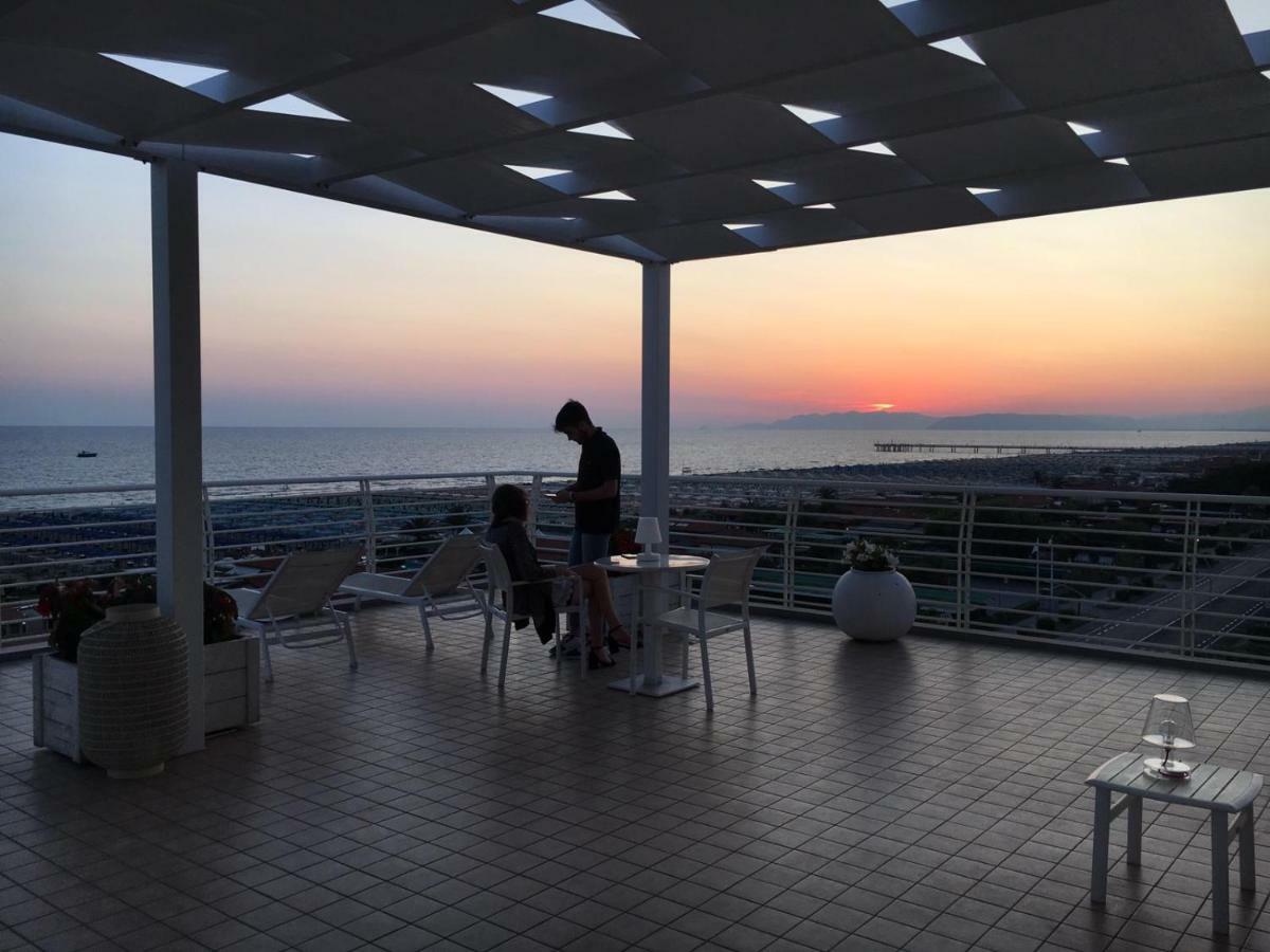 מרינה די פיאטרסנטה Hotel Joseph מראה חיצוני תמונה